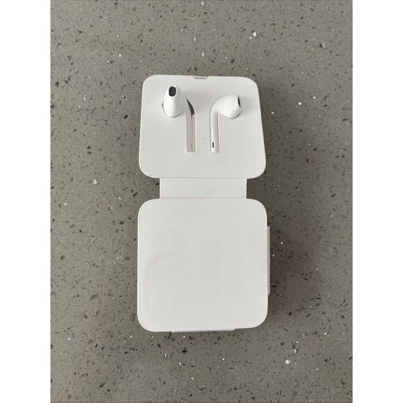 GENUINE Apple EarPod Headphone Earphones Earbuds A1748 Lightning for iPhone iPad - Picture 4 of 4